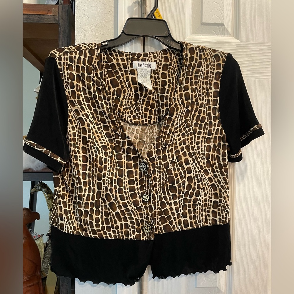 Vintage Nina Piccalino short sleeve
Button up Cheetah Print black brown
Blouse